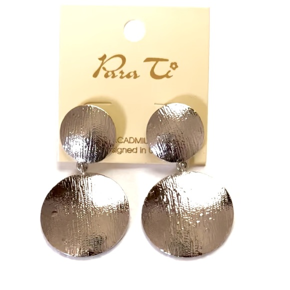 🛍🆕SILVER TEXTURED DROP EARRINGS - Picture 1 of 2
